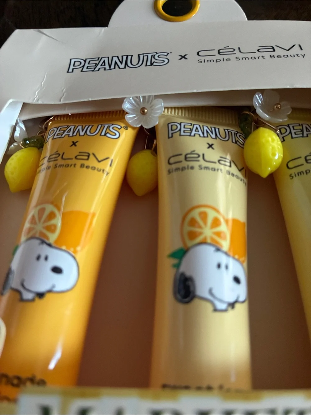 Peanuts Snoopy Market Fresh Lemon Scented Lip Gloss Trio Set Bonus keychains NEW